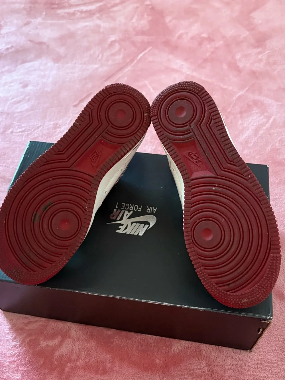 Nike Kids White and Pink Low-Top Sneakers with Maroon Swoosh